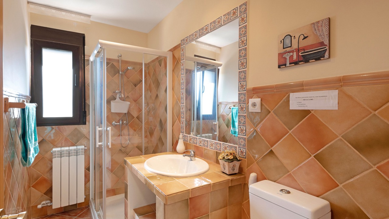 Photo of Bathroom in Navarrete del Rio