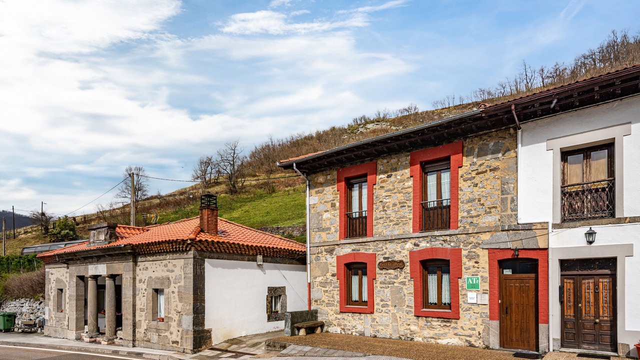 Photo of Outdoor in Lena