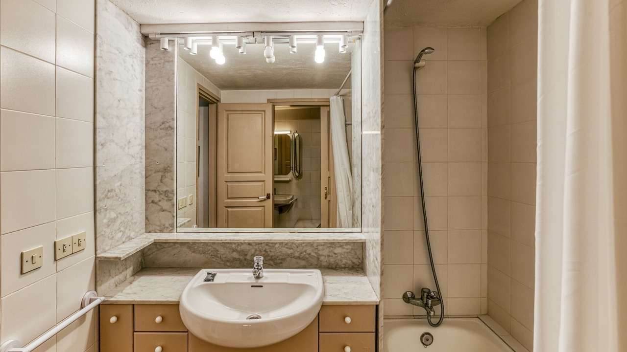 Photo of Bathroom in Castello d'Empuries