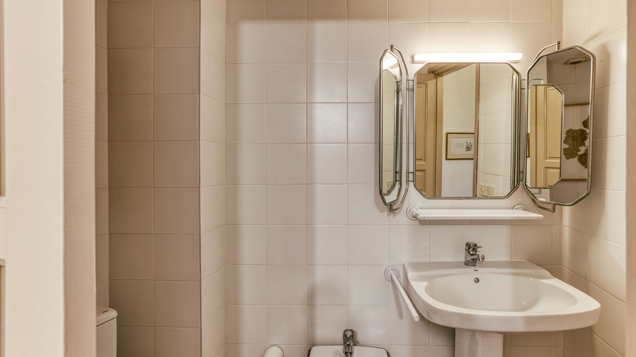 Photo of Bathroom in Castello d'Empuries