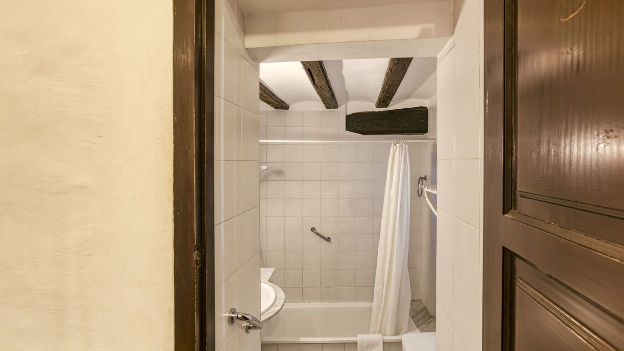 Photo of Bathroom in Castello d'Empuries
