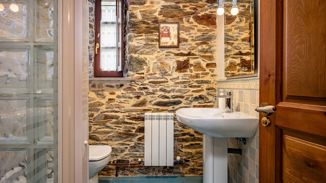 Photo of Bathroom in Boal