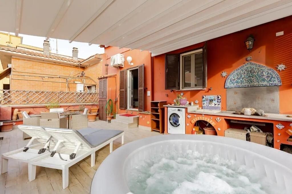 Photo of Patio Balcony in Zona LIII Tomba di Nerone