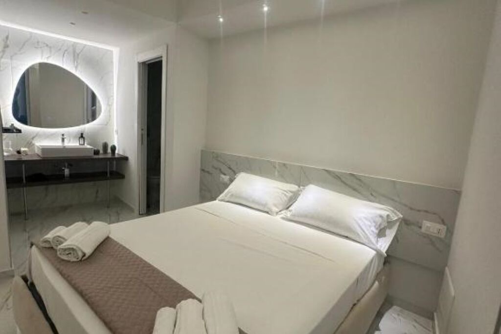 Photo of Bedroom in Naples