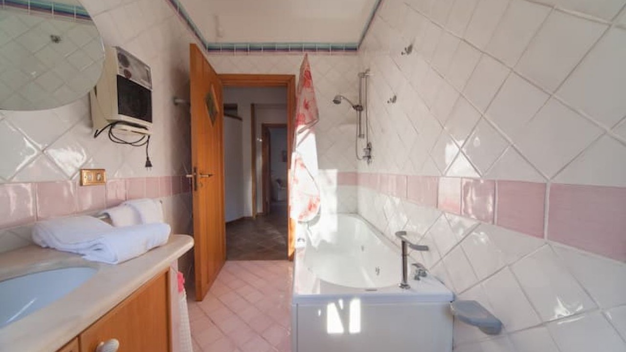 Photo of Bathroom in Monte di Procida
