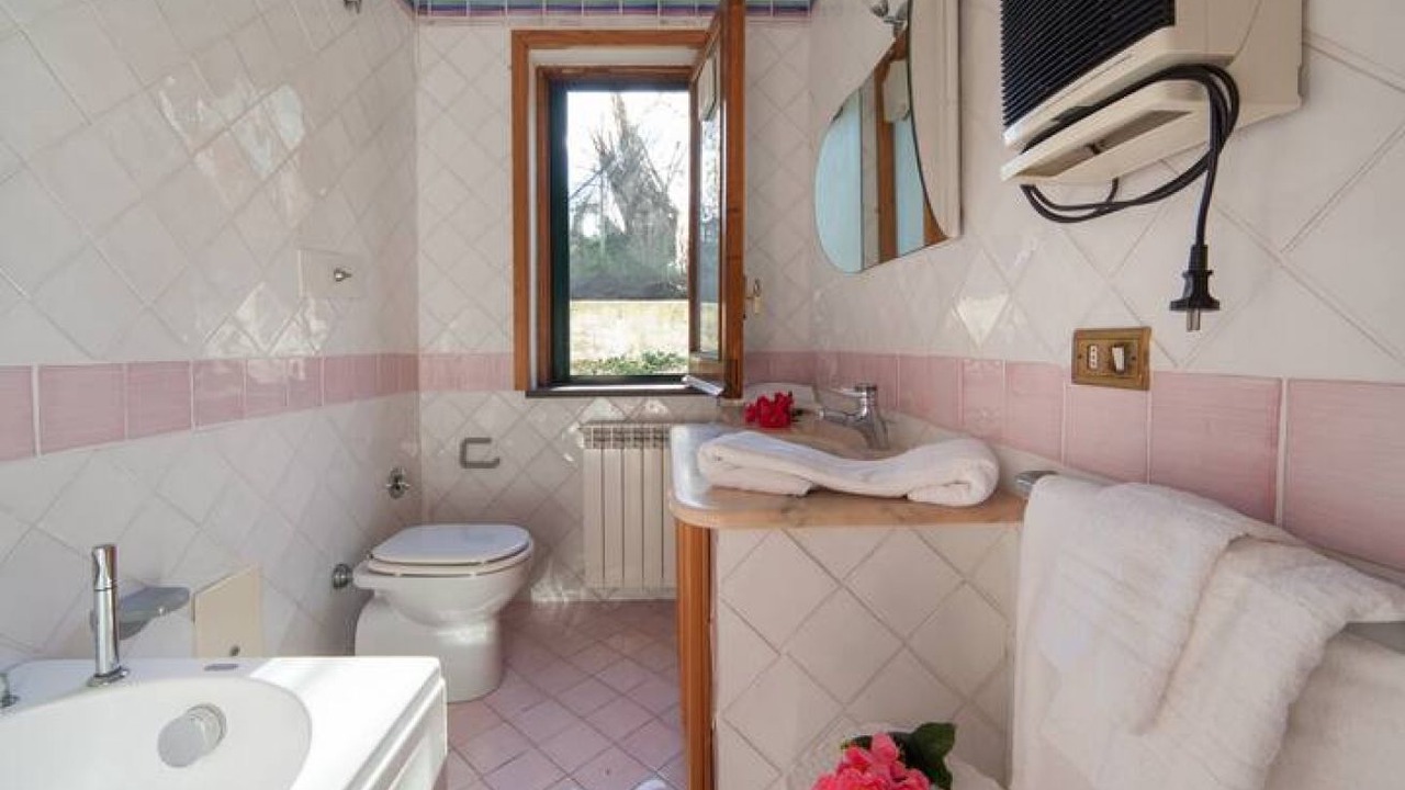 Photo of Bathroom in Monte di Procida