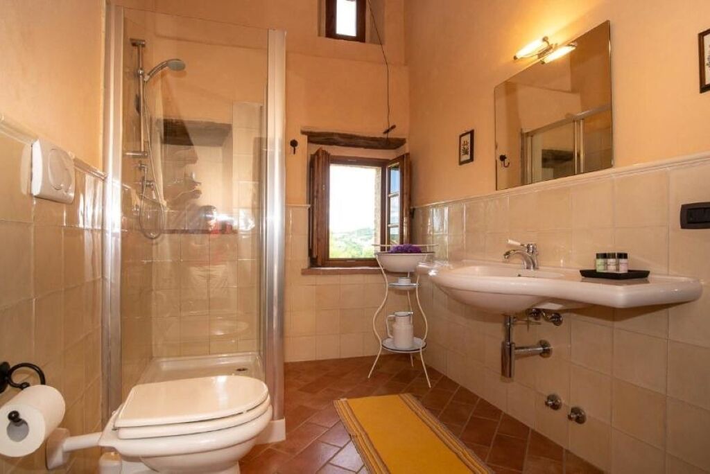 Photo of Bathroom in Radicondoli