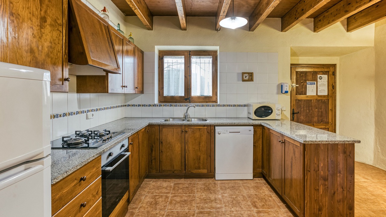 Photo of Kitchen in Maia de Montcal
