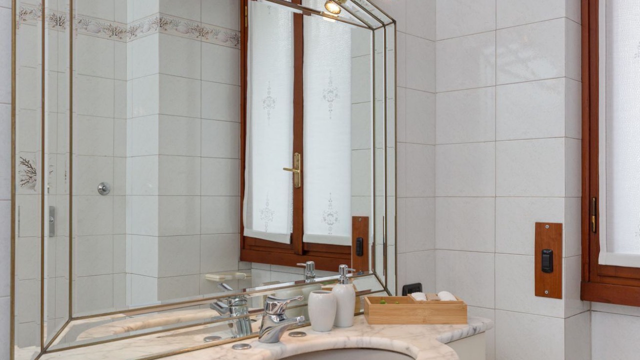 Photo of Bathroom in Limito