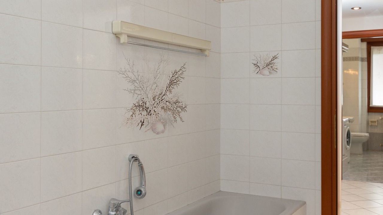 Photo of Bathroom in Limito