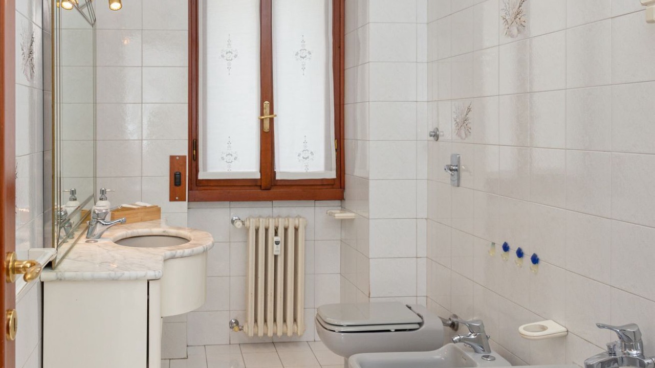 Photo of Bathroom in Limito