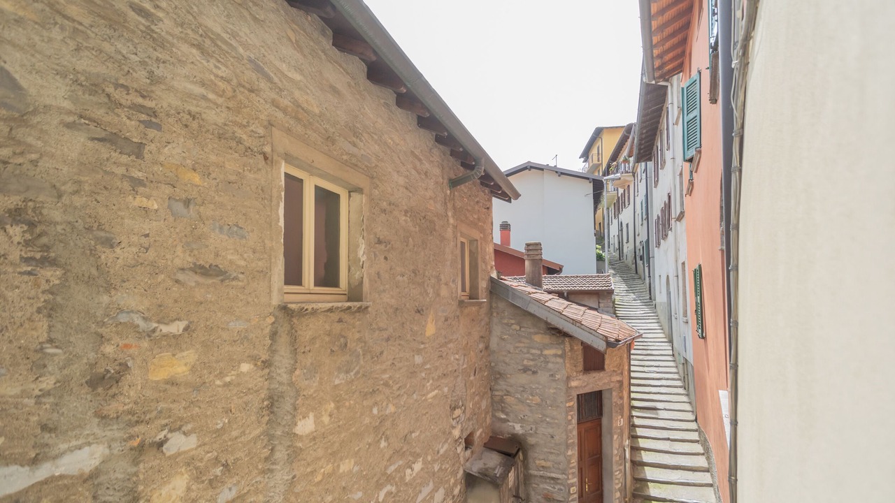 Photo of Bedroom in Carate Urio