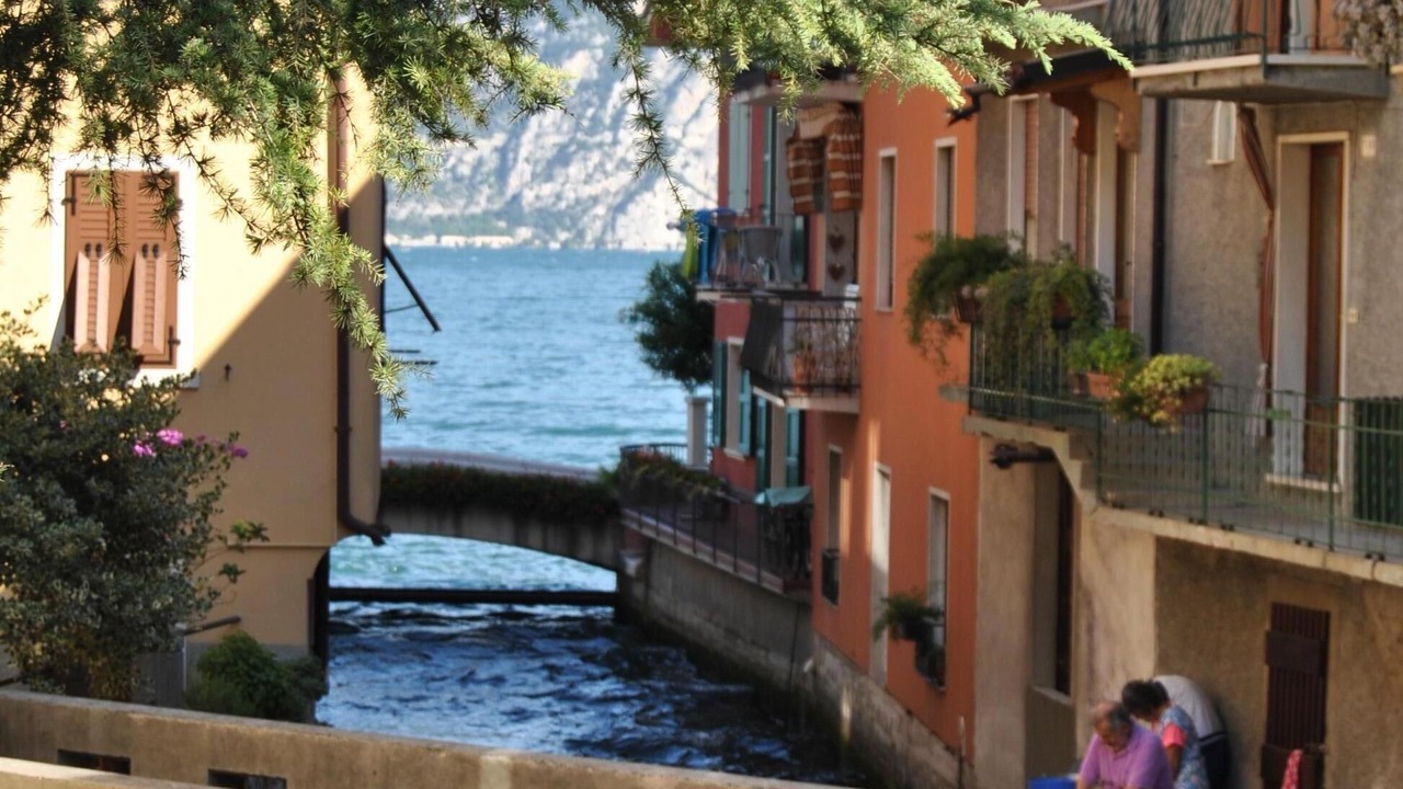 Photo of Others in Cassone