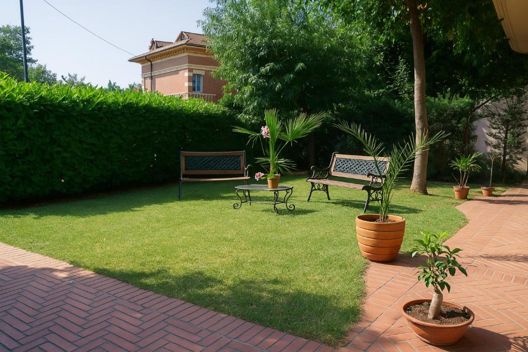 Photo of Others in Quadrelle