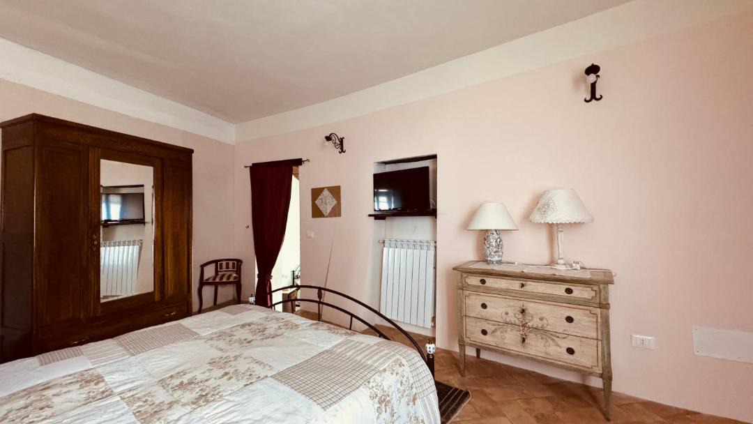 Photo of Bedroom in Pornassio