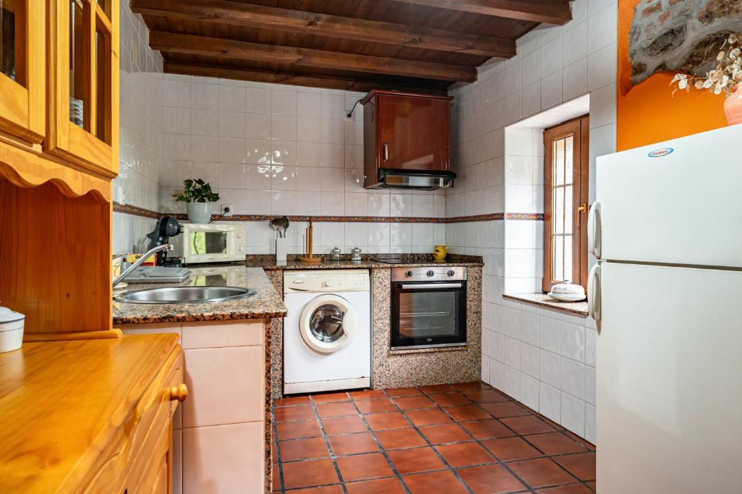 Photo of Kitchen in Santianes de Ola