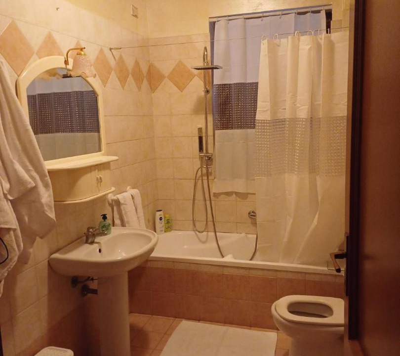 Photo of Bathroom in Guzman