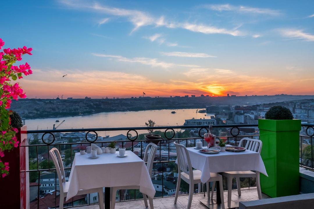 Photo of Patio Balcony in Pera