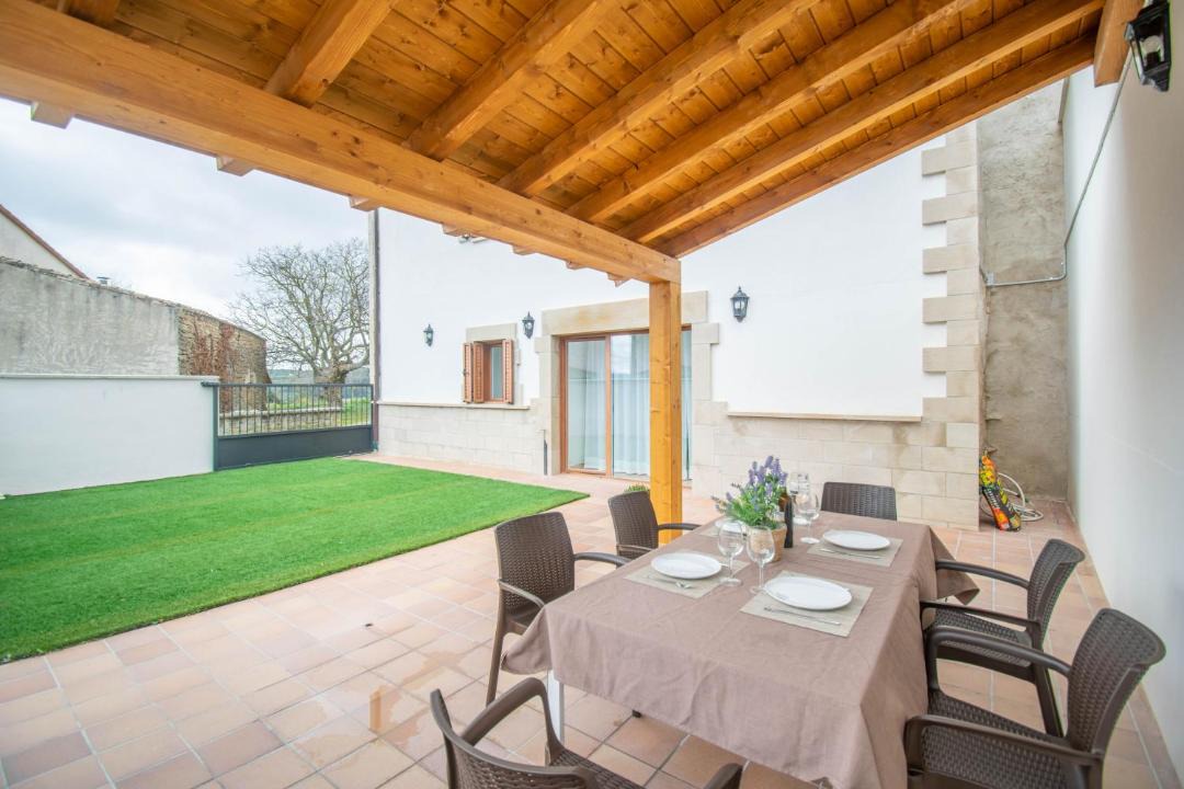 Photo of Patio Balcony in Biurrun-Olcoz