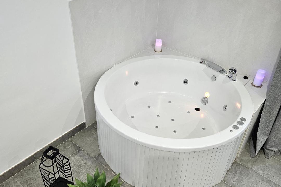 Photo of Bathroom in Toledo City Center