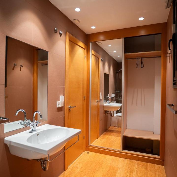 Photo of Bathroom in Arguelles