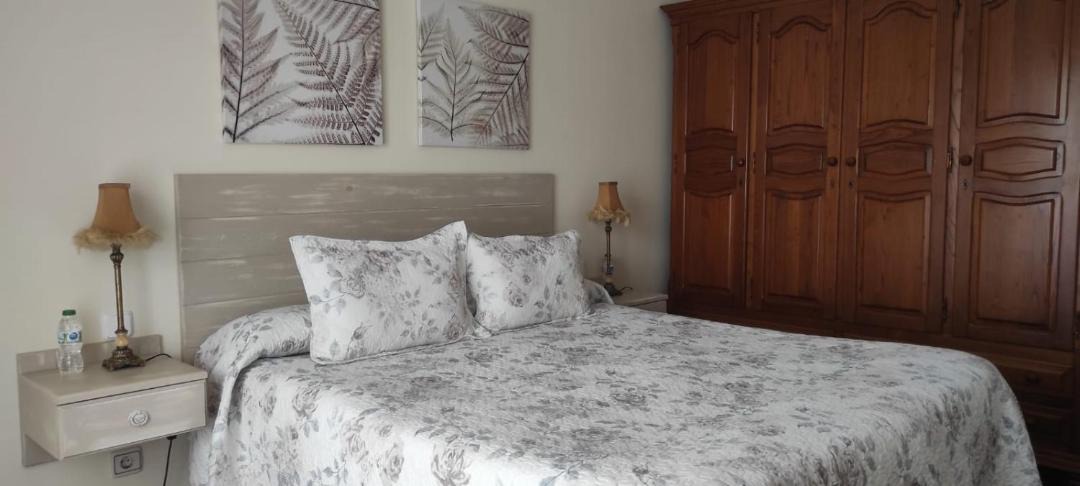 Photo of Bedroom in Saron