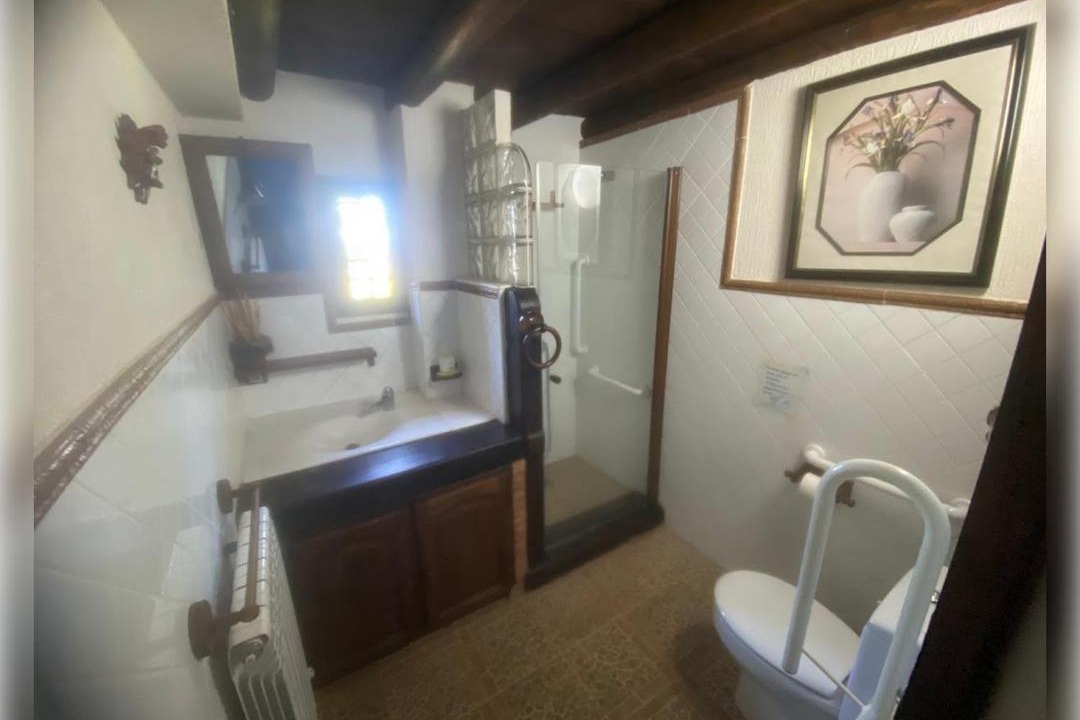 Photo of Bathroom in Calanas