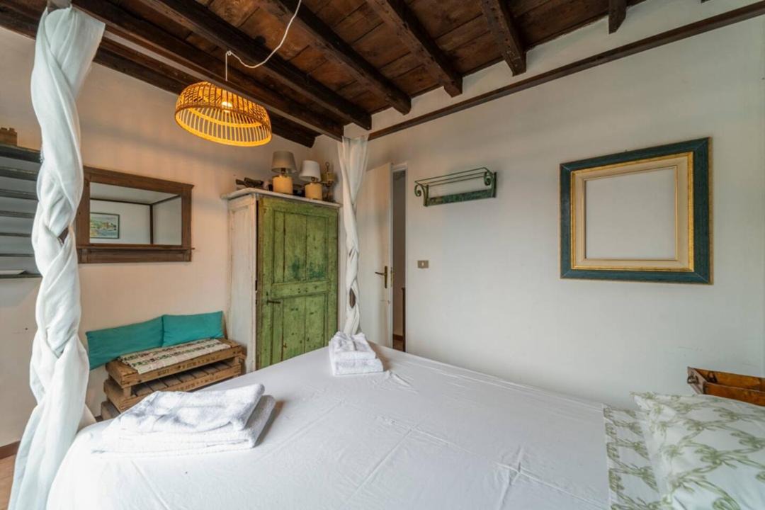 Photo of Bedroom in Pescate