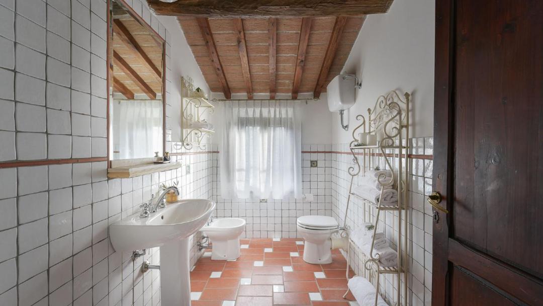 Photo of Bathroom in Toiano