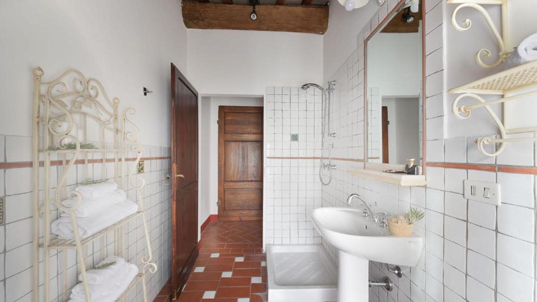 Photo of Bathroom in Toiano