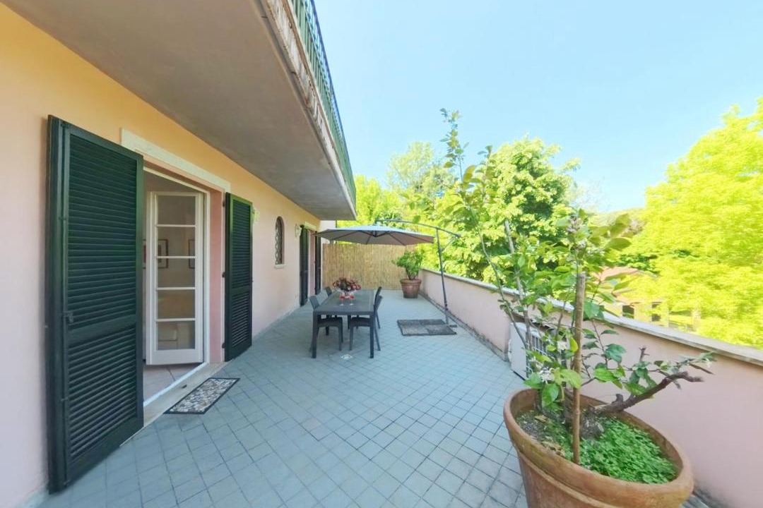 Photo of Patio Balcony in Poveromo