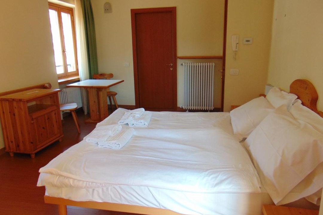 Photo of Bedroom in Brolo