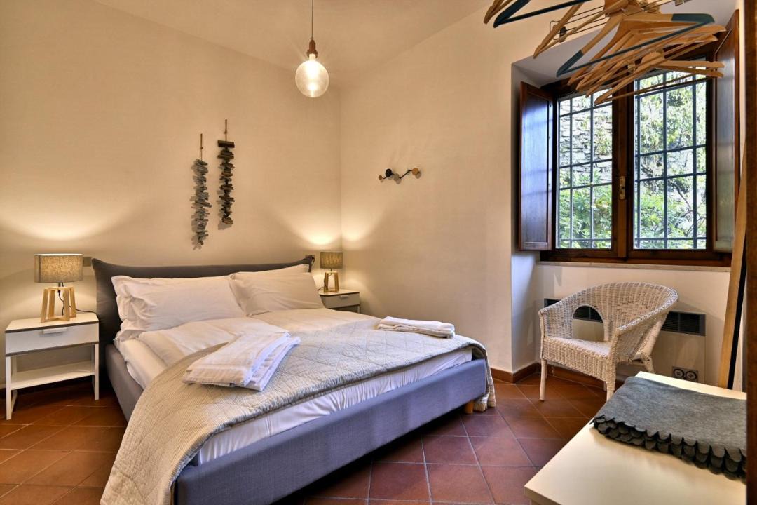 Photo of Bedroom in Toscolano Maderno
