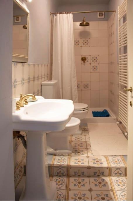 Photo of Bathroom in Tendola