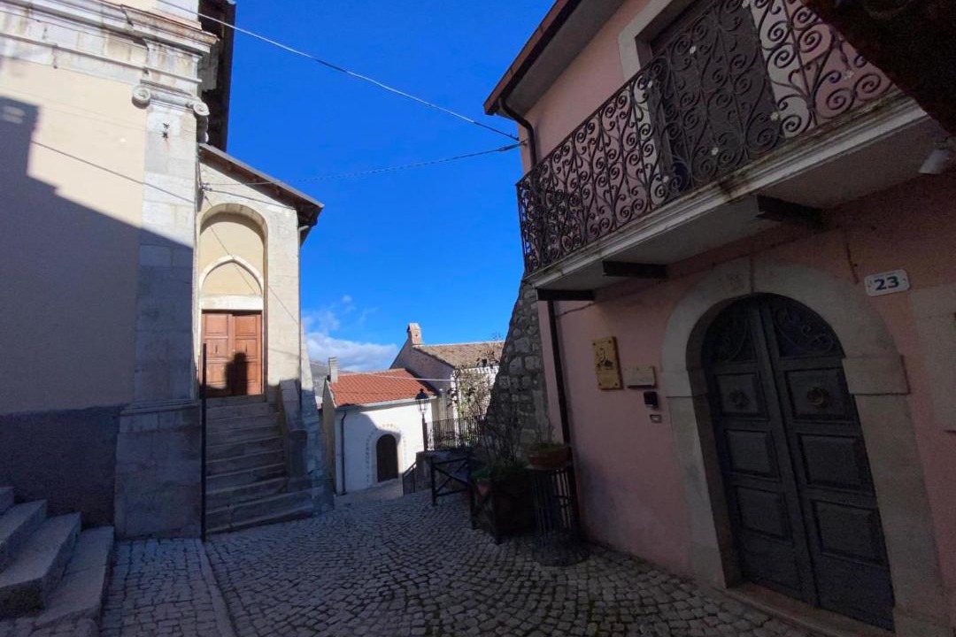 Photo of Buildings in Scontrone