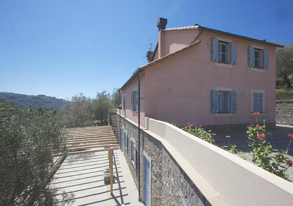 Photo of Buildings in San Salvatore