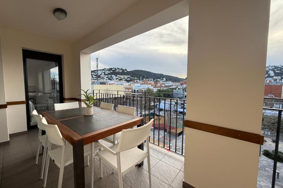 Photo of Patio Balcony in Roses Town Center