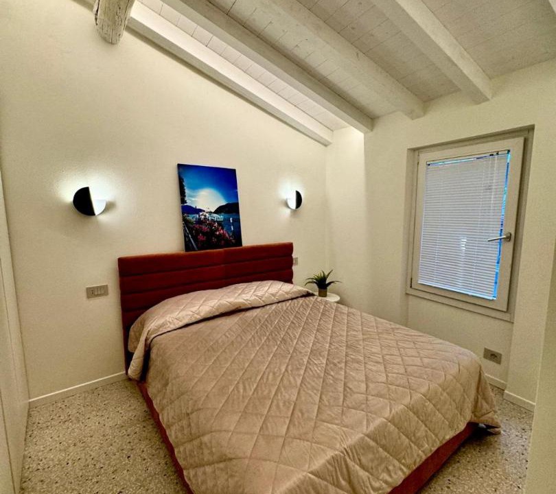 Photo of Bedroom in Sale Marasino