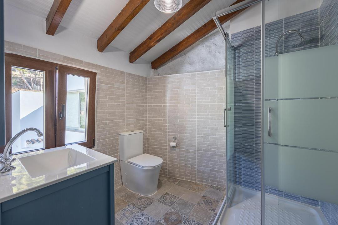 Photo of Bathroom in Xirles