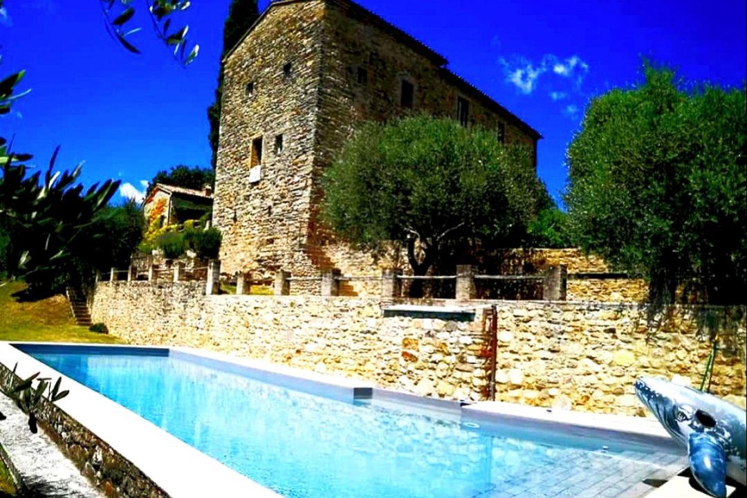 Photo of Others in Montone