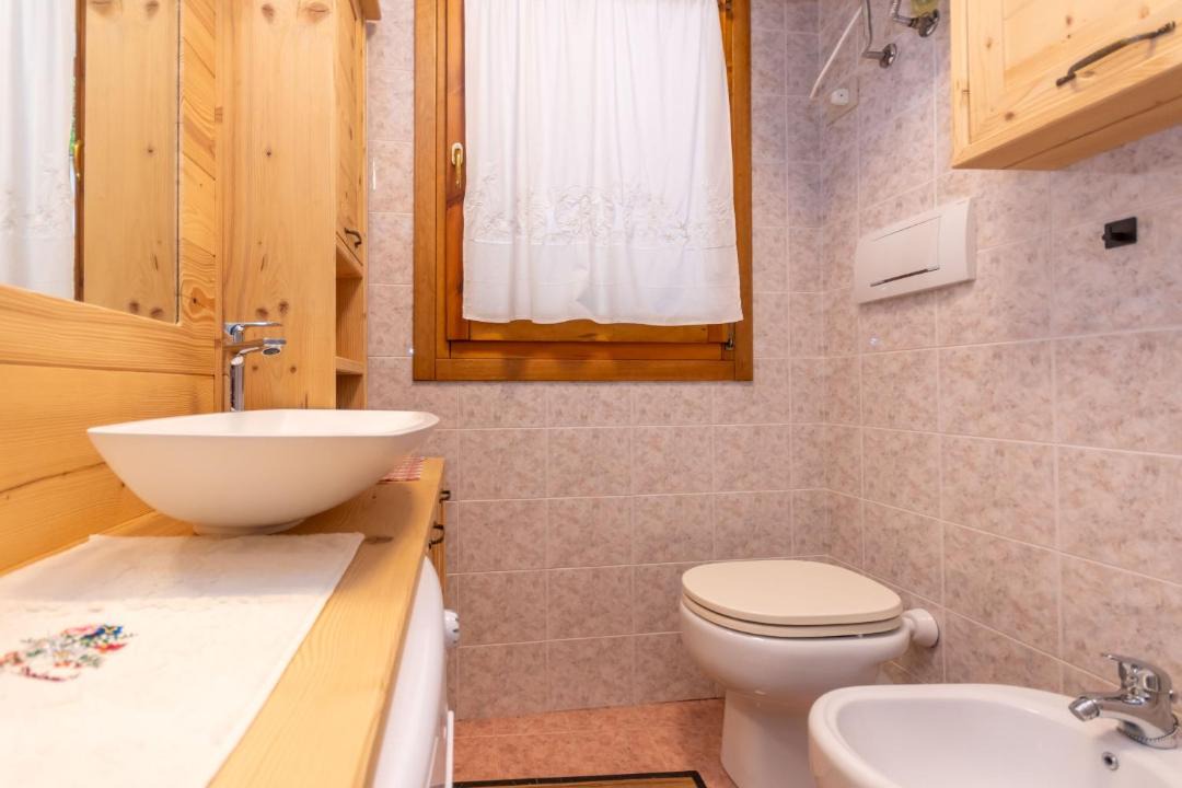 Photo of Bathroom in Livinallongo del Col di Lana