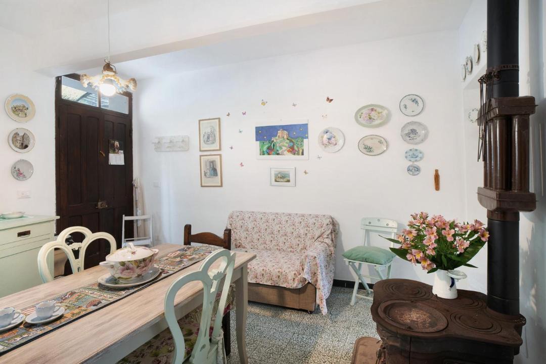 Photo of Livingroom in Castelvecchio di Rocca Barbena