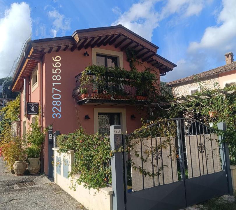 Photo of Buildings in Contigliano