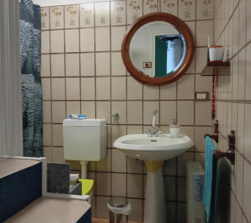 Photo of Bathroom in Gurro