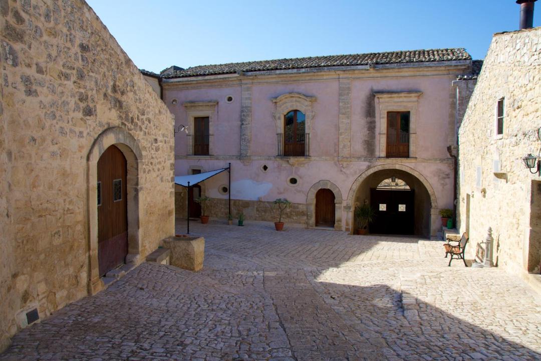 Photo of Buildings in Cimilla II
