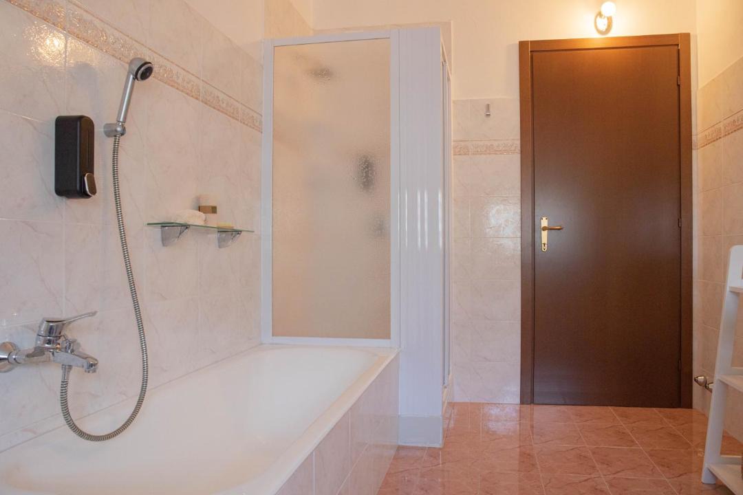 Photo of Bathroom in Malgrate
