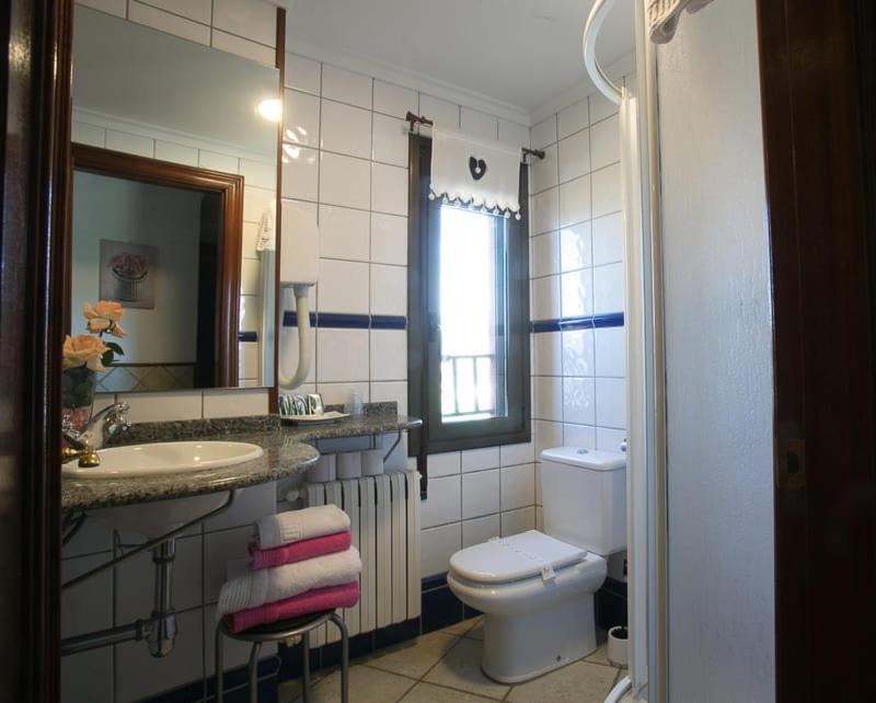 Photo of Bathroom in Talarn