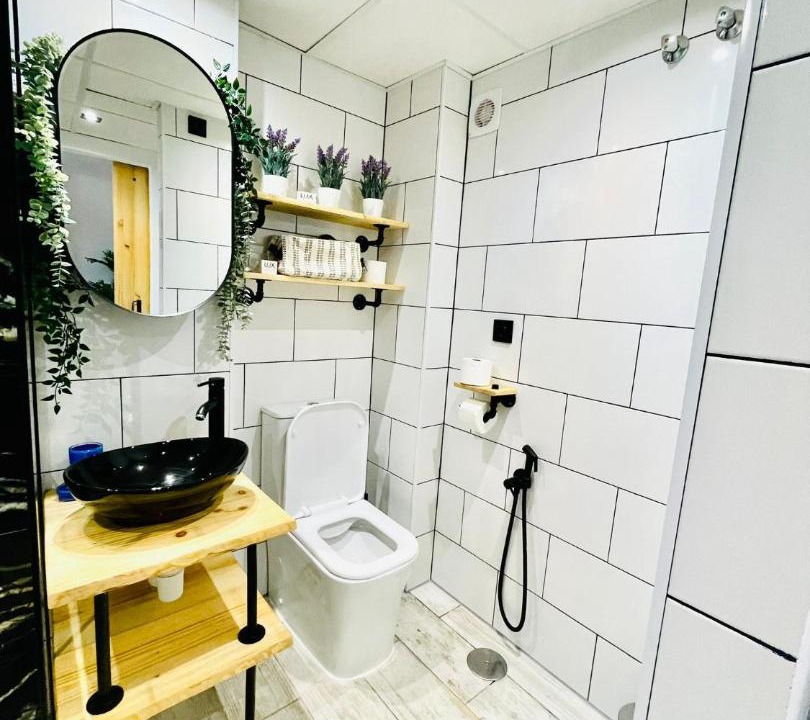 Photo of Bathroom in Los Nietos