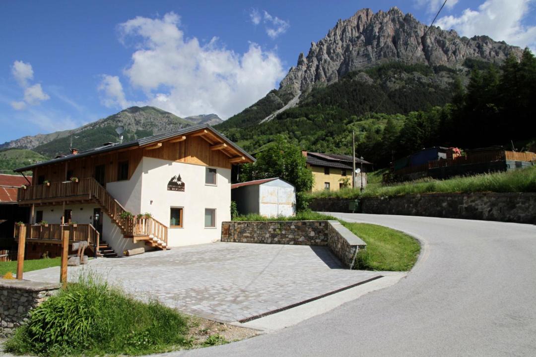 Photo of Buildings in Sambuco