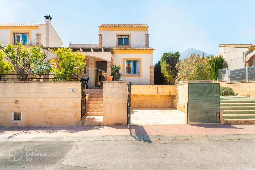 Photo of Buildings in La Colina